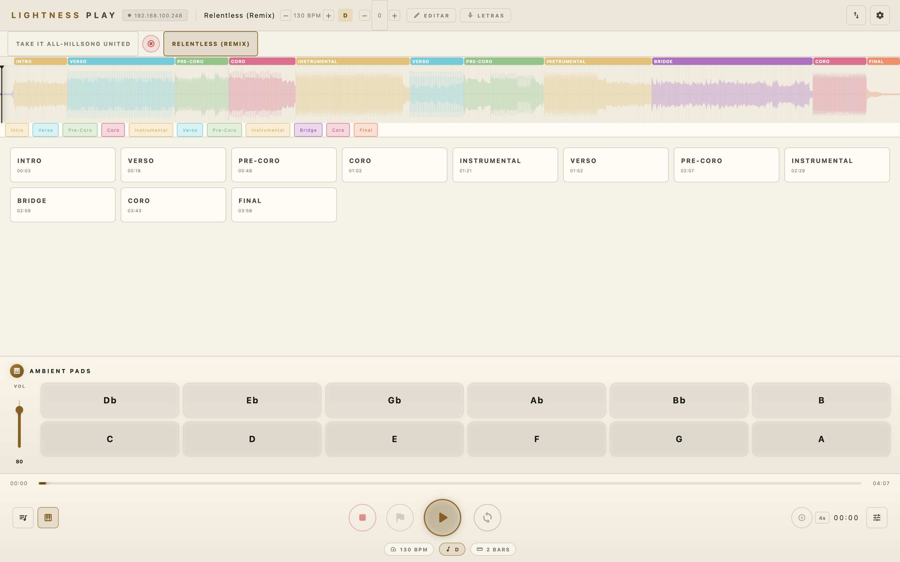 Interfaz completa de Lightness Play — Modo Servidor con mixer de stems, secciones y waveform